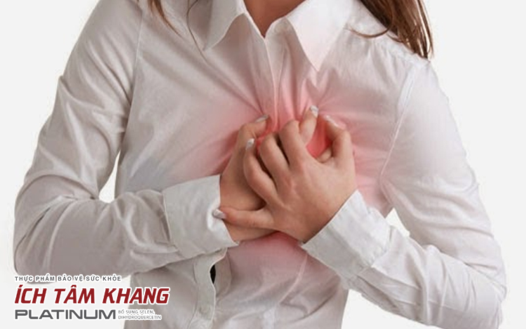 Đau thắt ngực là một dấu hiệu cảnh báo thiếu máu cơ tim ở người trẻ